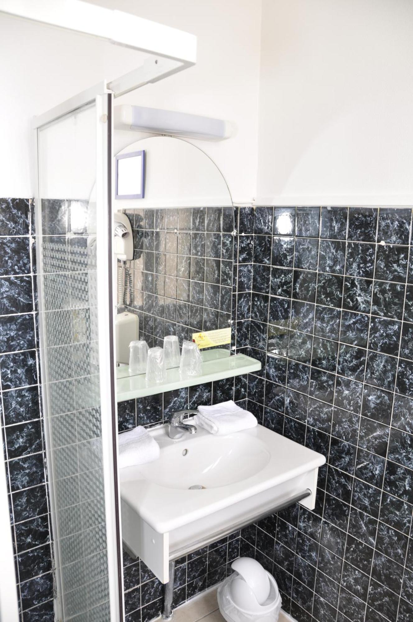 Citotel Hotel Cesar Ним Экстерьер фото