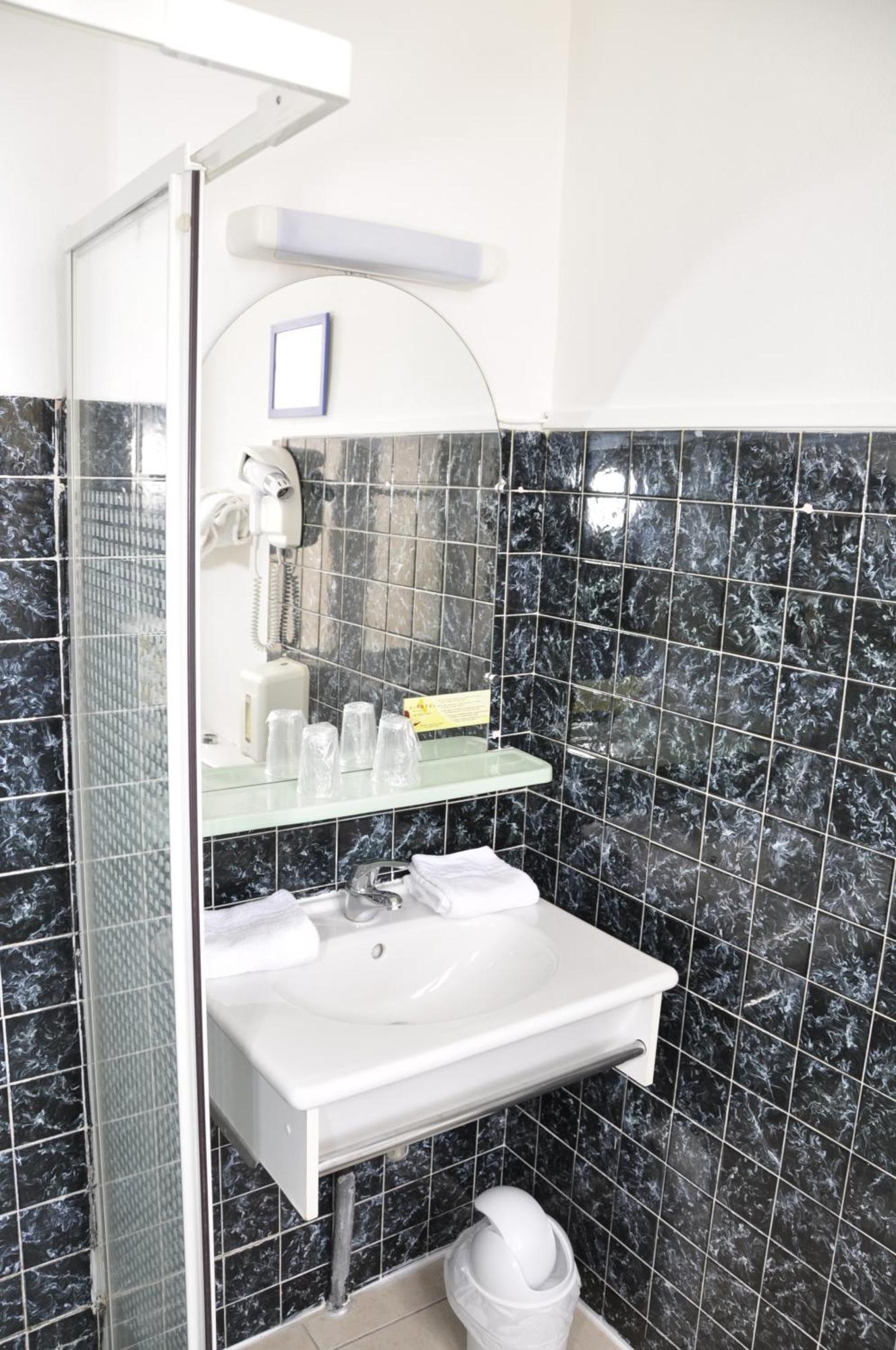 Citotel Hotel Cesar Ним Экстерьер фото