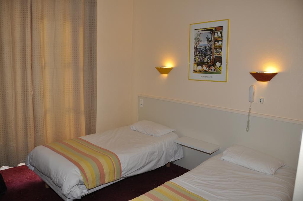 Citotel Hotel Cesar Ним Экстерьер фото